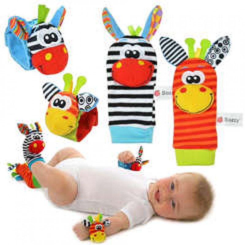 Socks with rattles set of 4 ZA4006