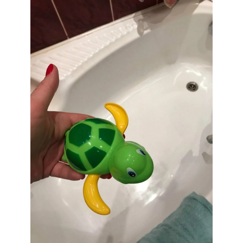 Wind-up water turtle for the bath Green