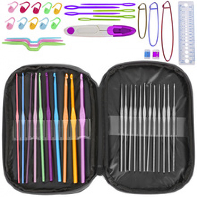 Set of crochet hooks for crocheting in Start ISO 10317 case